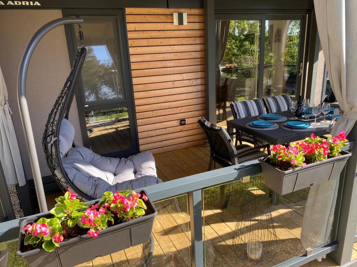 Mobile Home Biondina Camp Porton Nature Hideouts Rovinj Exterior photo